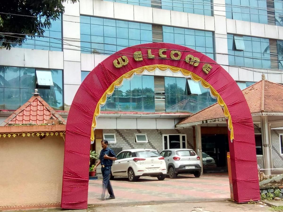 Sree Gokulam Sabari Hotel Chavakkad Ngoại thất bức ảnh