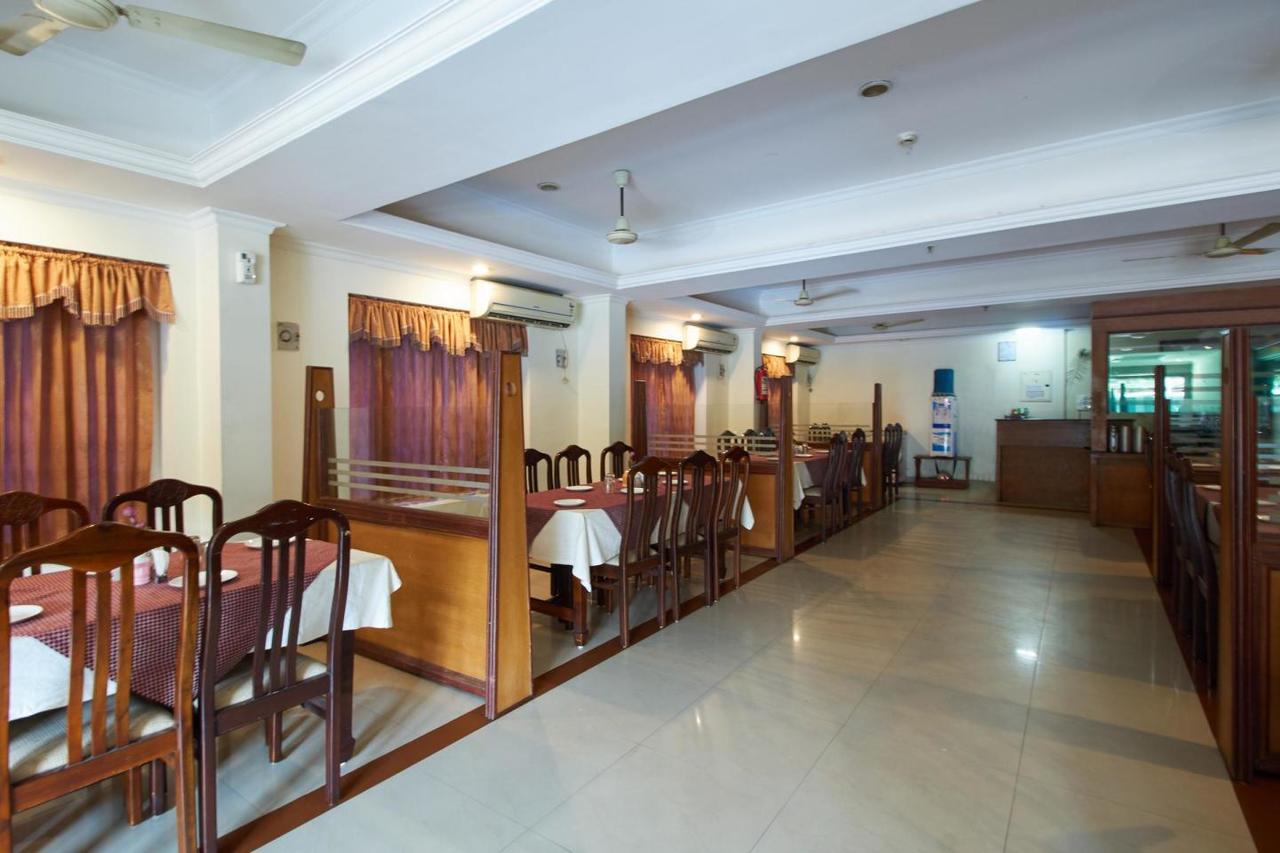 Sree Gokulam Sabari Hotel Chavakkad Ngoại thất bức ảnh